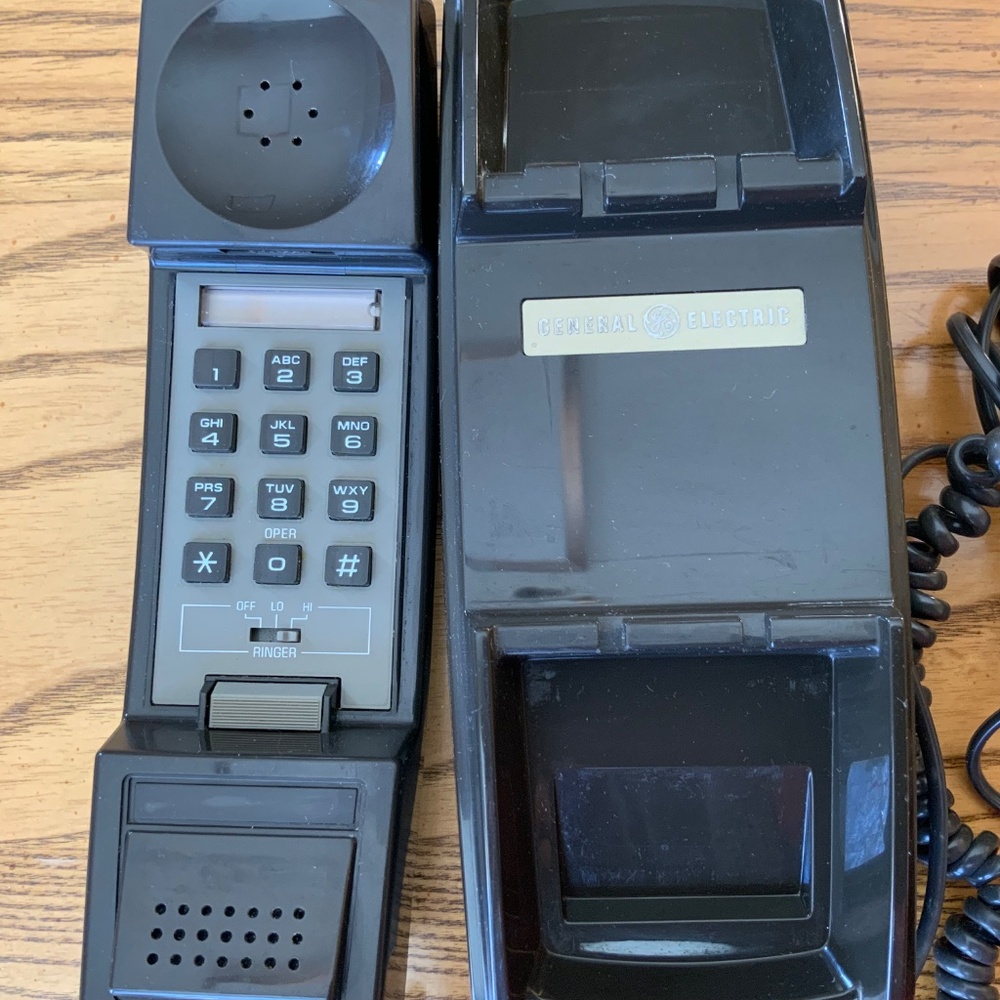 General Electric Corded Wall / Desk Phone - Picture 4 of 7